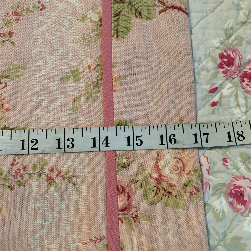 Cottage Style Floral Table Runner in Pink and Green - Picture 5 of 6